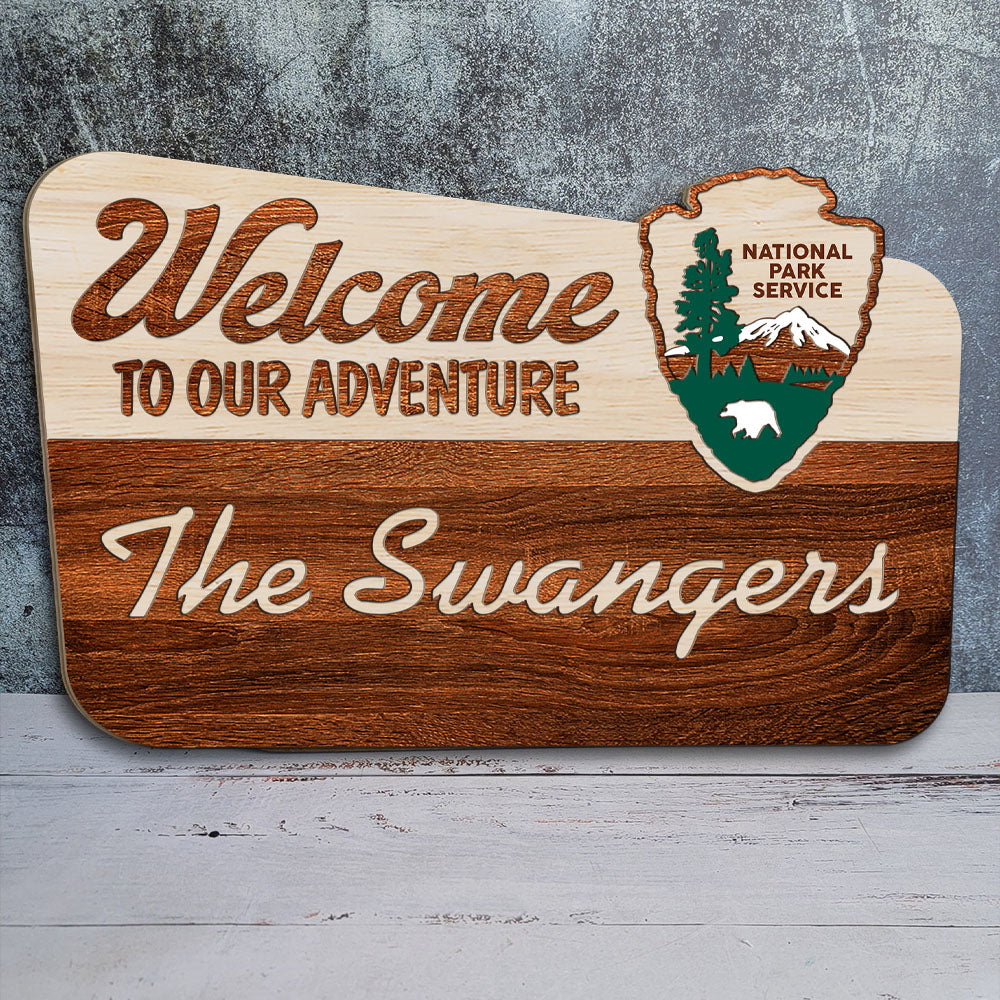 Personalisiertes Nationalpark Schild, National Park Service Willkommensschild, Camp Hochzeit, Wanderer Geschenk, Naturliebhaber, Jahrestag, Willkommen bei unserem Abenteuer Schild