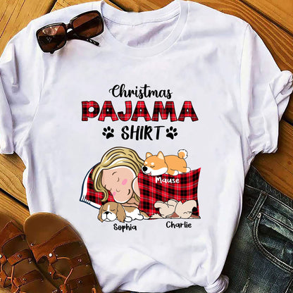 Weihnachts-Pyjama-Shirt mit schlafendem Hund – personalisiertes Unisex-T-Shirt